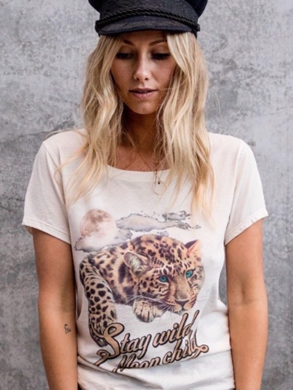 Spell - STAY WILD MOON CHILD TEE size M excellent condition